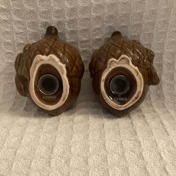 Chris Madden Acorn Salt & Pepper Shakers - Picture 5 of 7